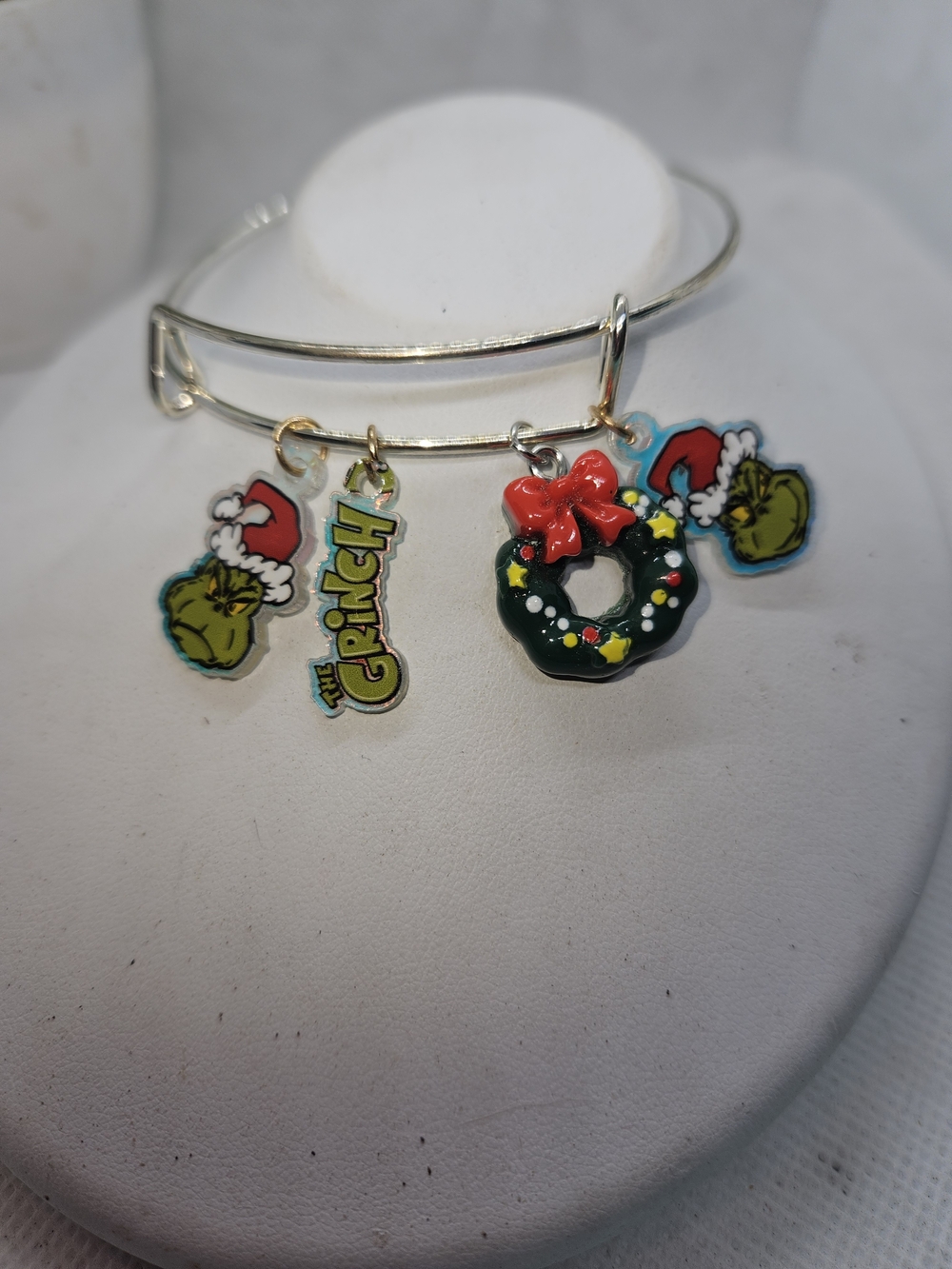 Holiday Charm Bracelet in Silver & Red Like New
